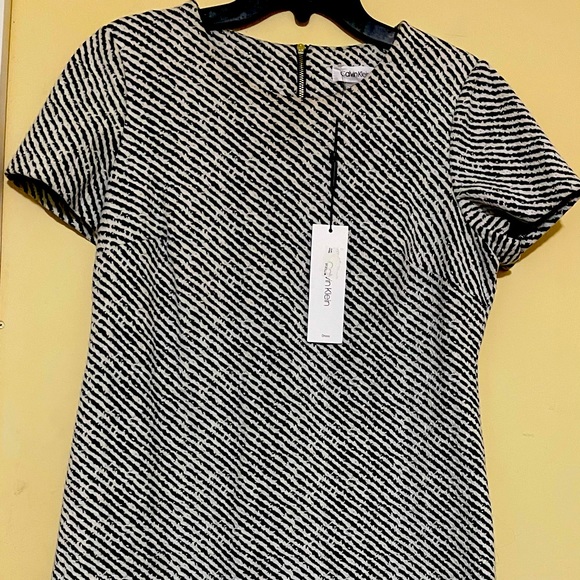 Calvin Klein Textured Short Sleeves Sheath Dress - Picture 4 of 5